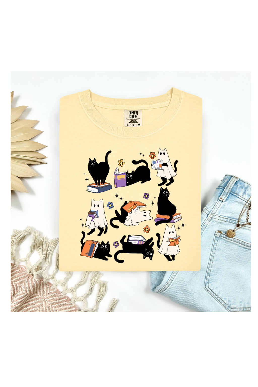 CATS & BOOKS HALLOWEEN