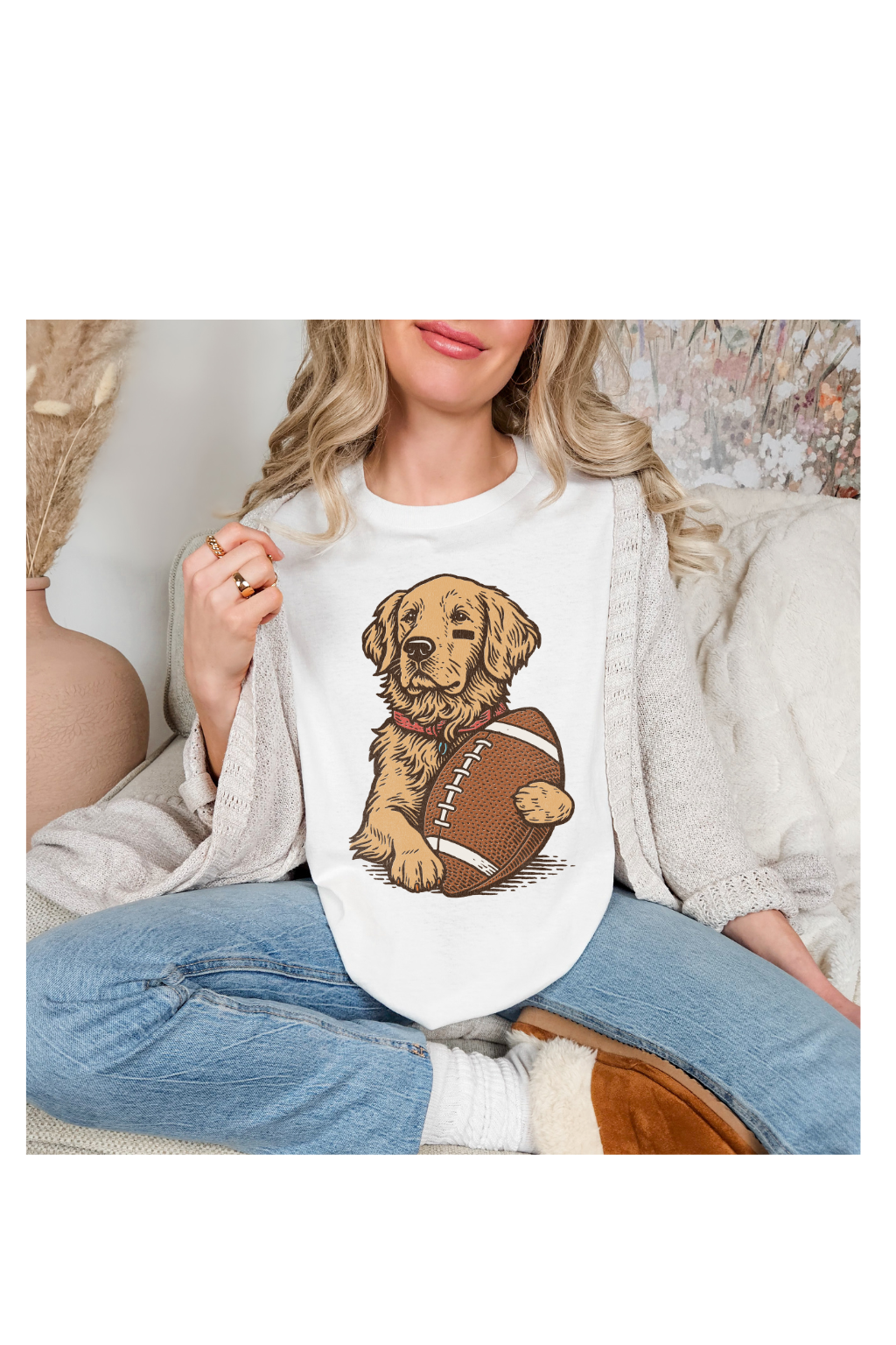 GOLDEN RETRIEVER WITH FOOTBLL